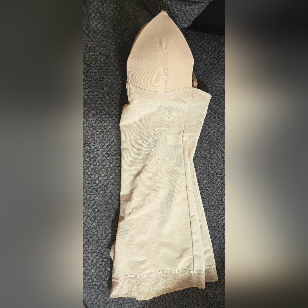 FeelinGirl Shapewear for Women With Tummy Control Built In Bra With U Plunge NWT - Picture 9 of 12